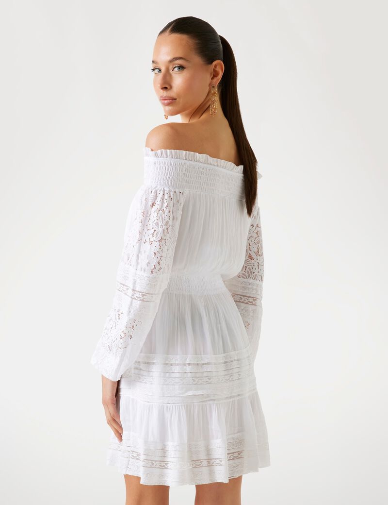 فستان قصير من الحرير المخلوط بدون أكتاف