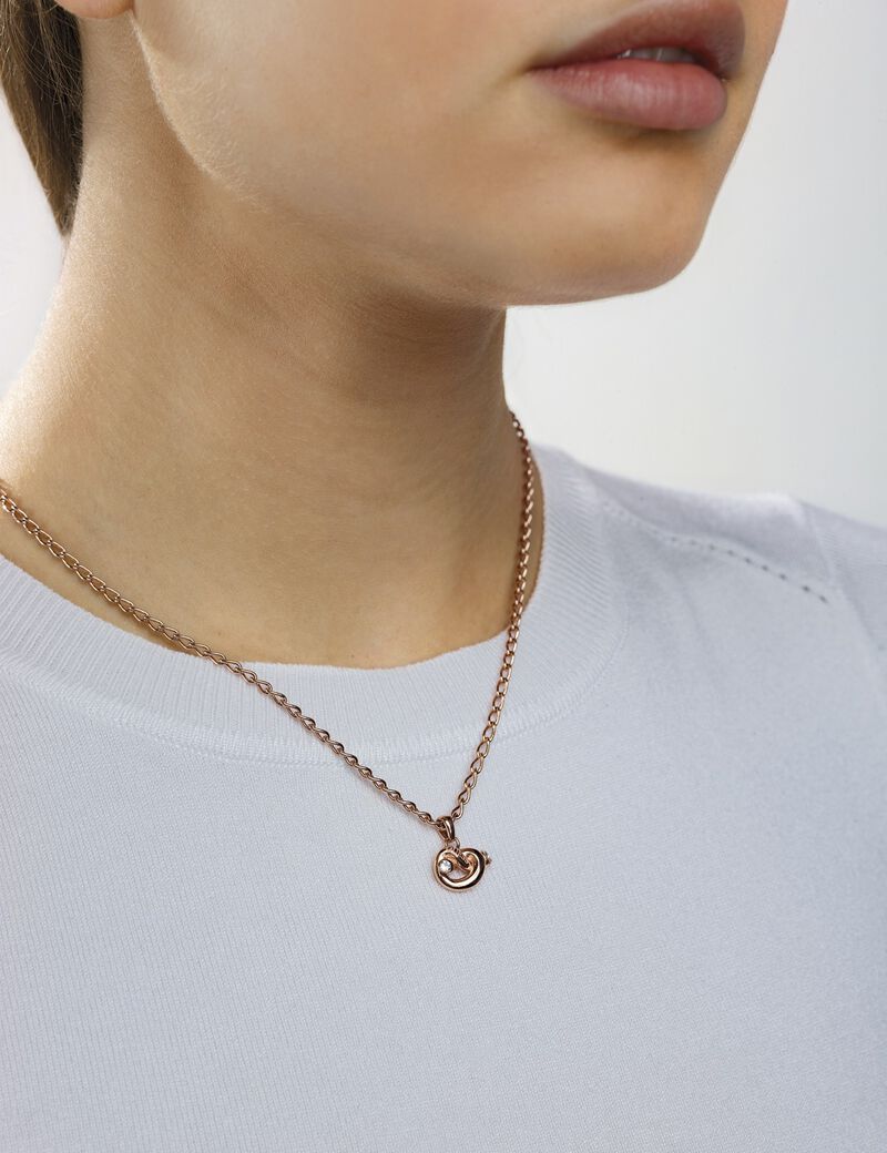 Guess Knot Knot Necklace