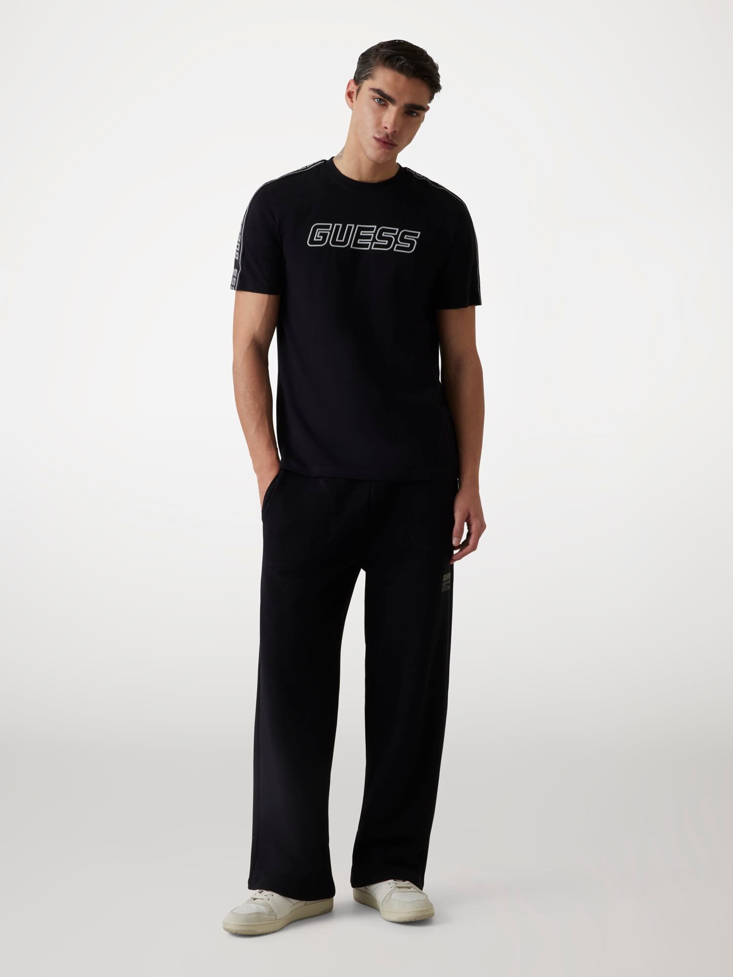 Shop GUESS Online Front logo stretch t-shirt