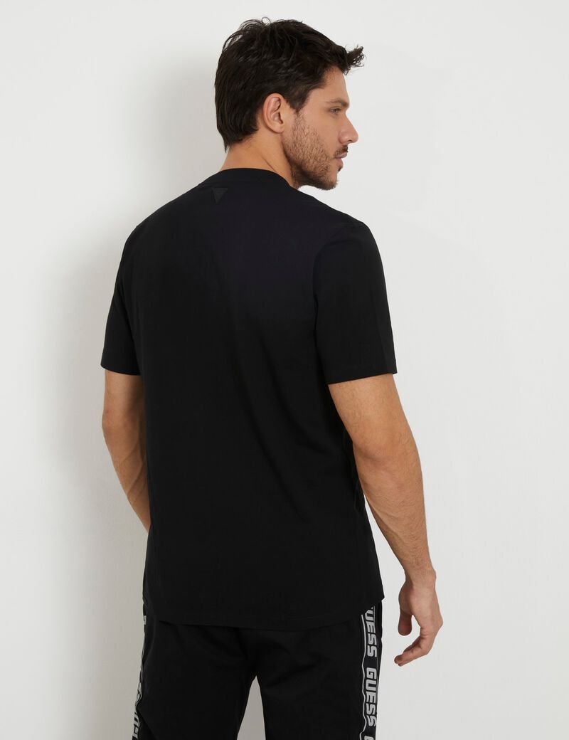 Front logo t-shirt