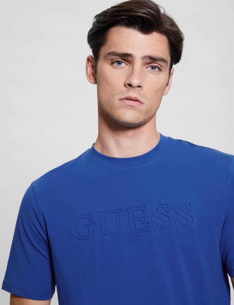 تي شيرت بشعار أمامي