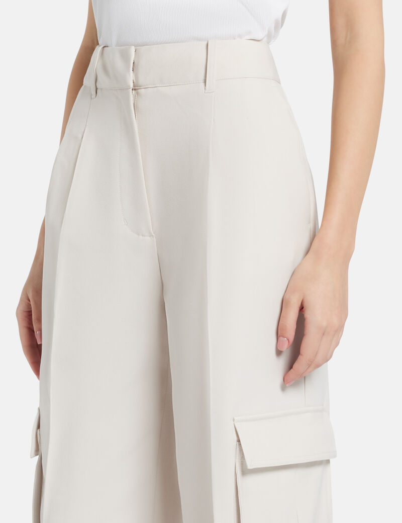 Loose leg regular cargo pant