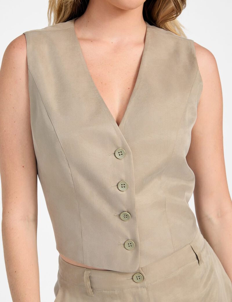 سترة من قماش قطني مائل