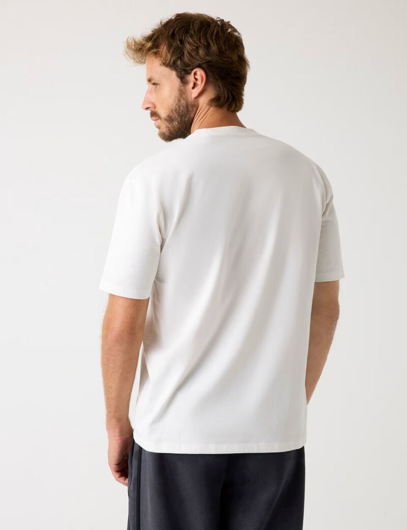Front logo t-shirt