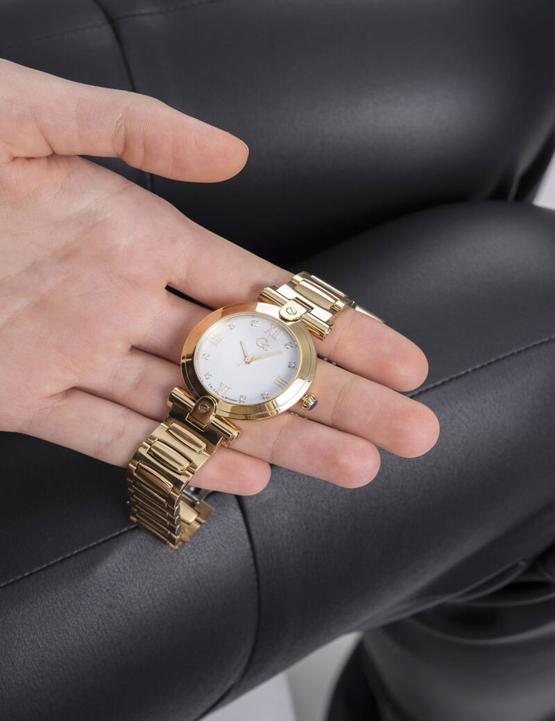 Gc Analog Watch