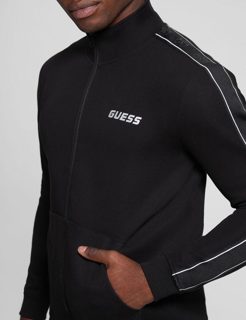 سويت شيرت بشعار جانبي