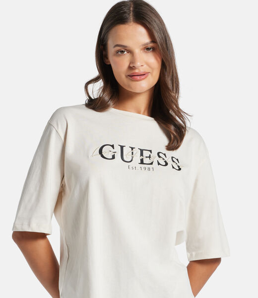 تي شيرت بوكسي بشعار الماركة