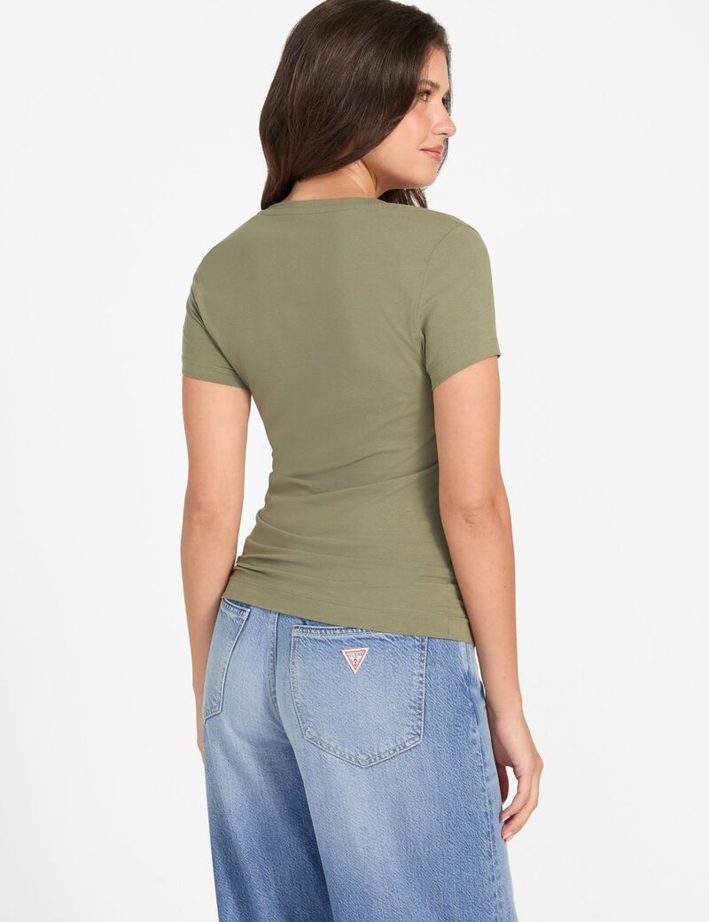 تي شيرت بشعار أحجار الراين