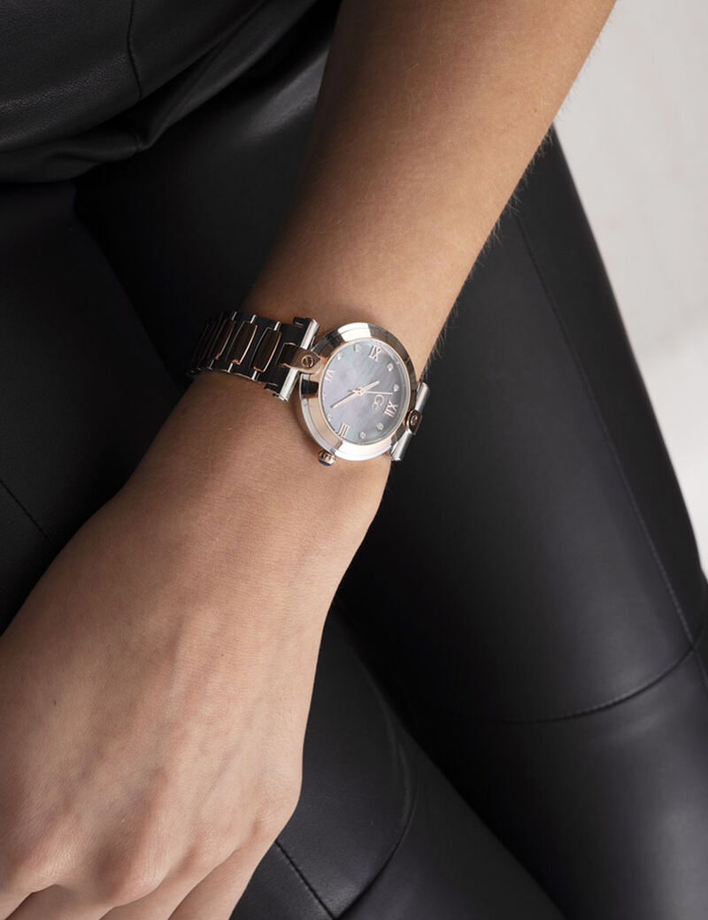 Gc Analog Watch