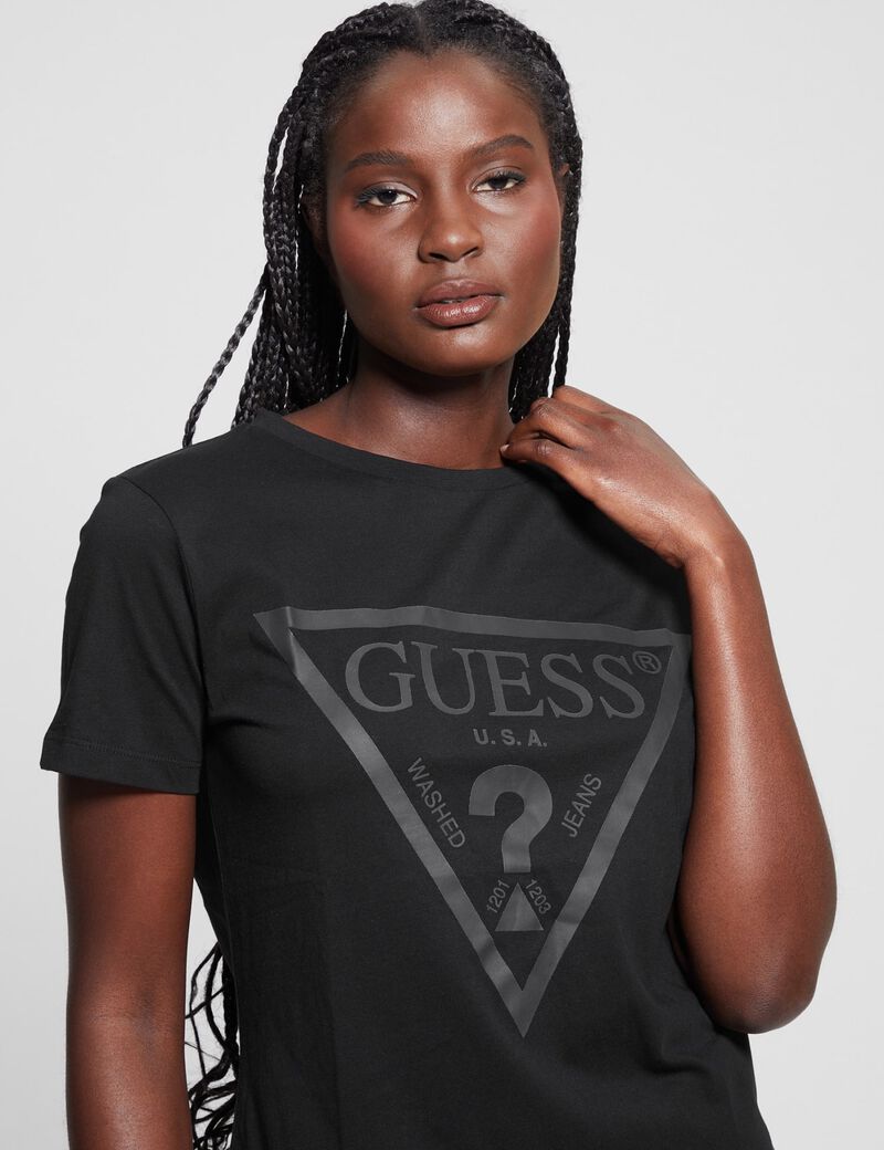 Front logo t-shirt
