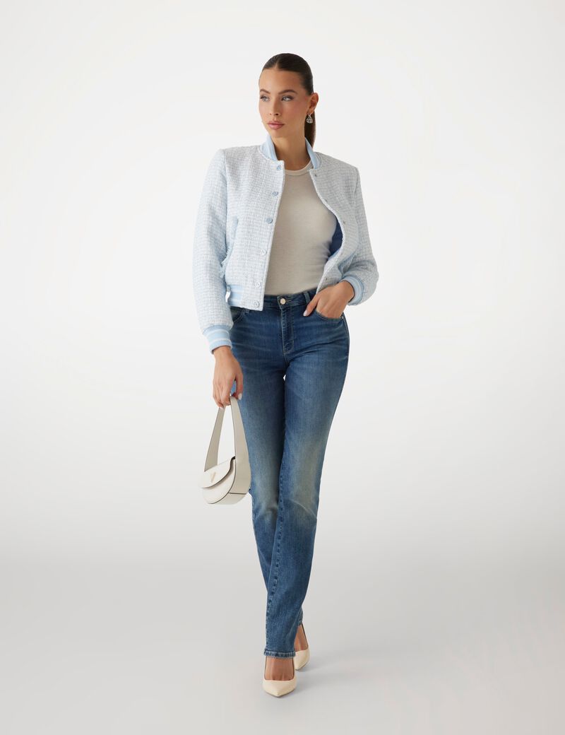 بنطال جينز مستقيم مثير