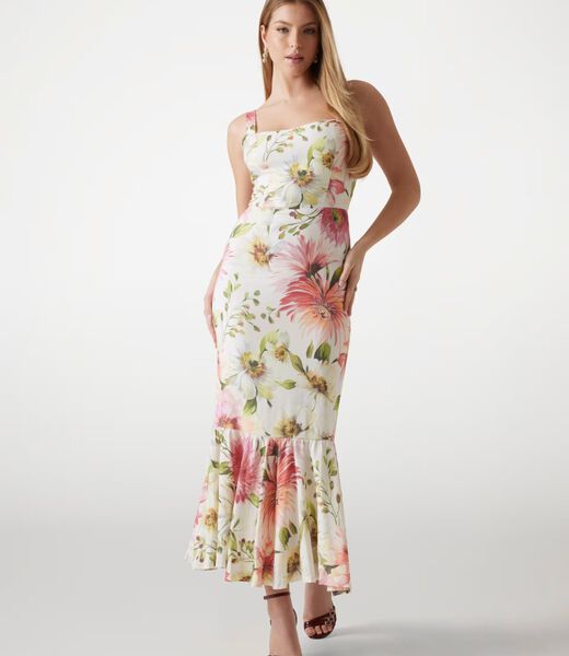 فستان طويل منفوش