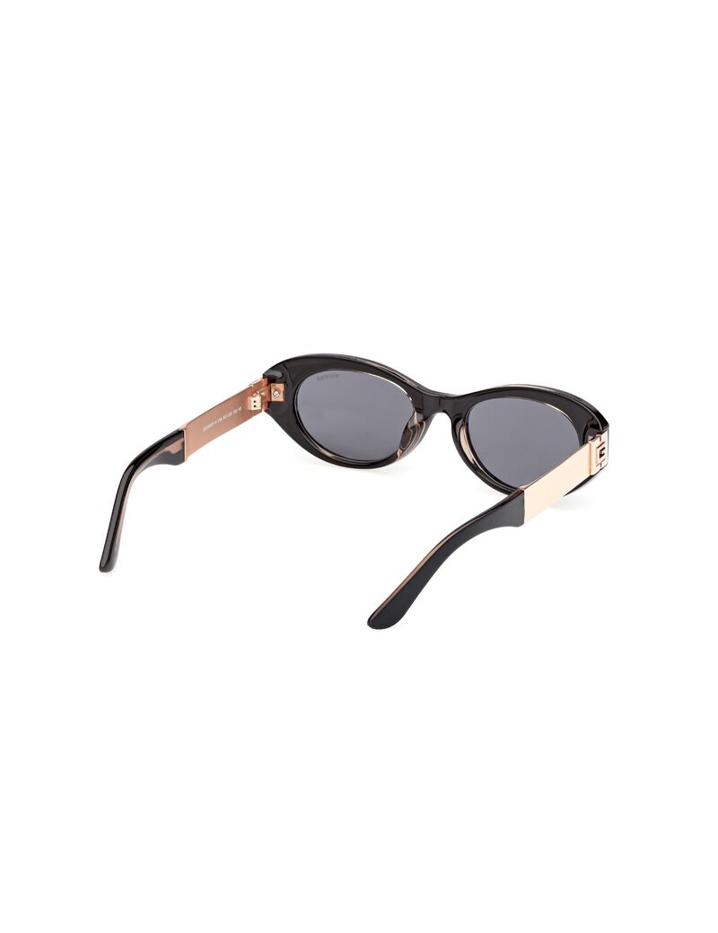 Oval plastic sunglasses