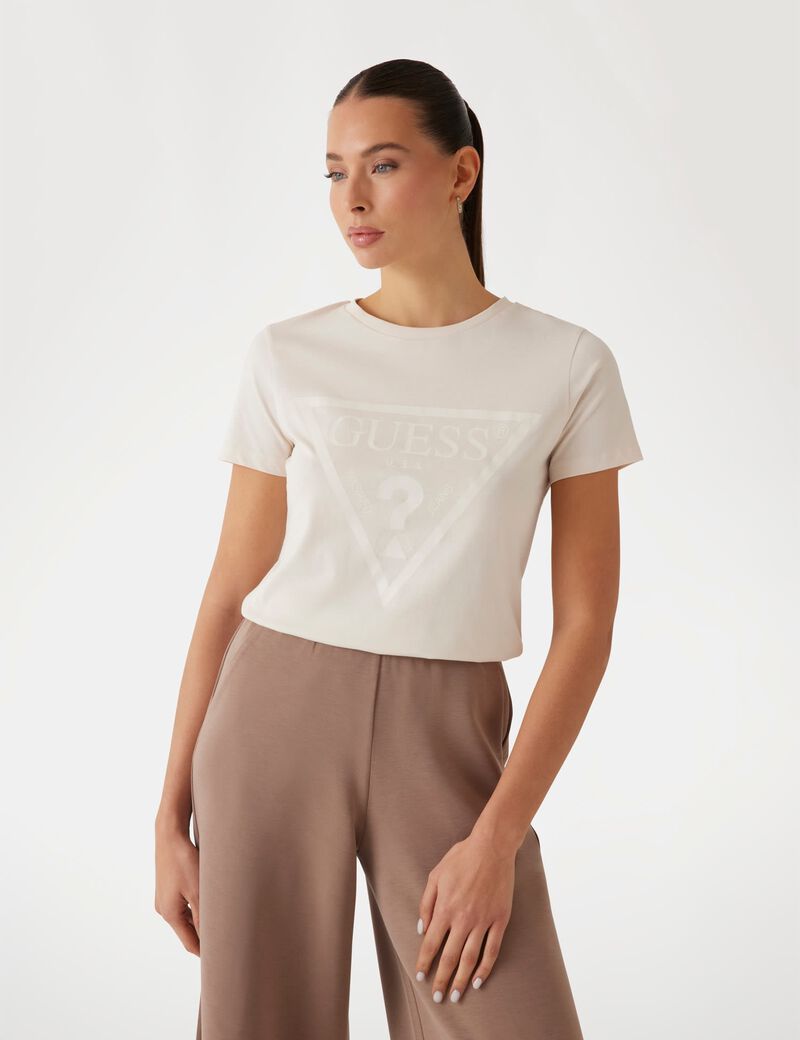 Front logo t-shirt