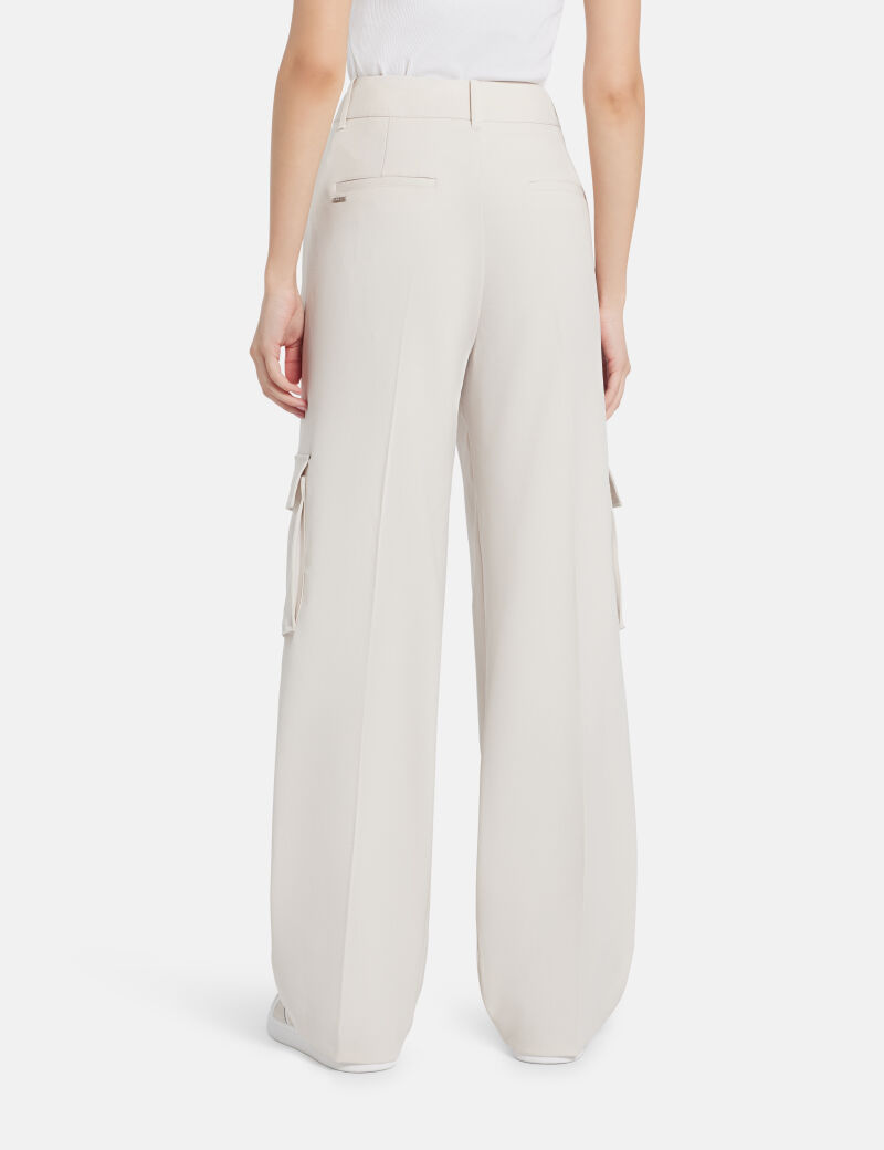 Loose leg regular cargo pant