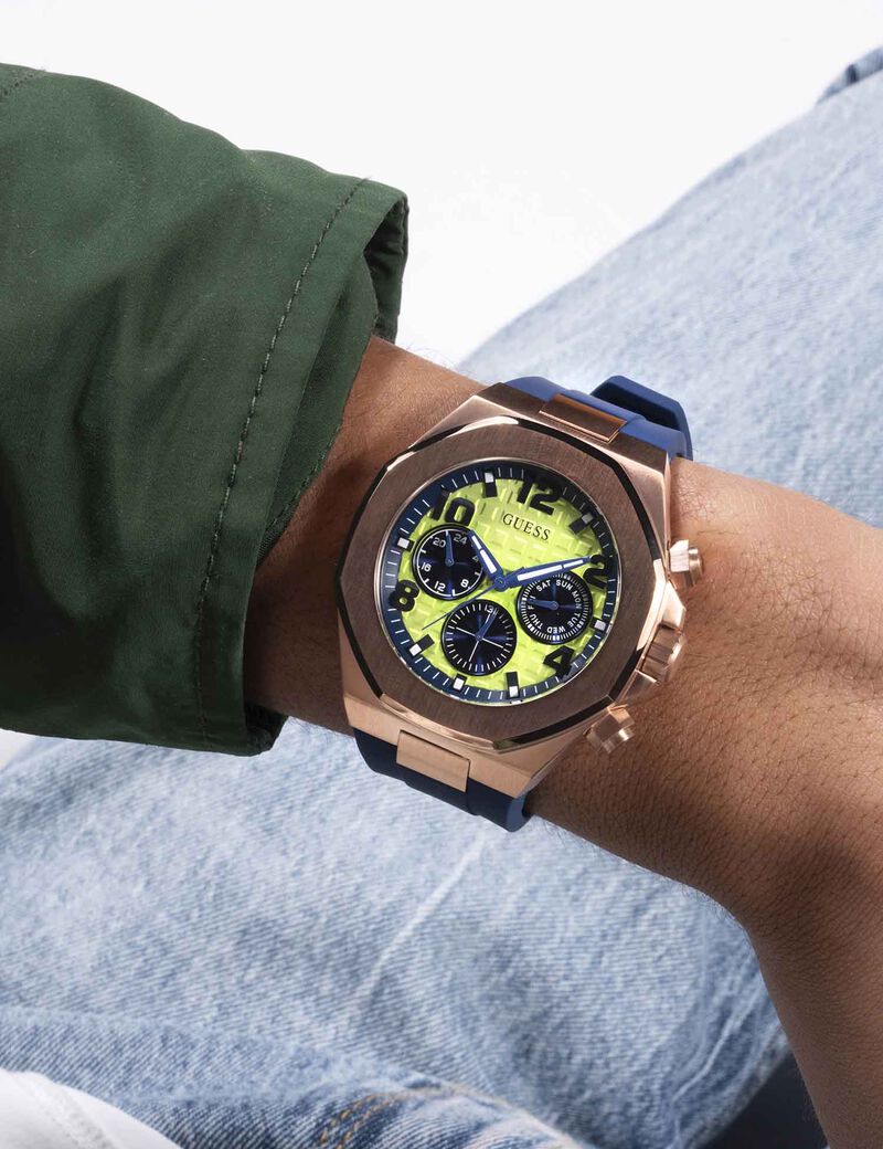 ساعة أنالوج متعددة الوظائف