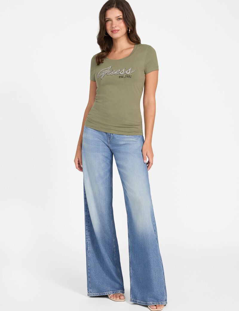 تي شيرت بشعار أحجار الراين