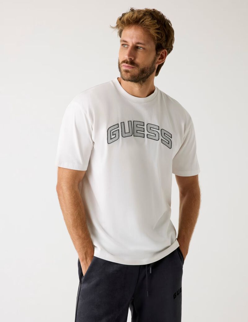 Front logo t-shirt