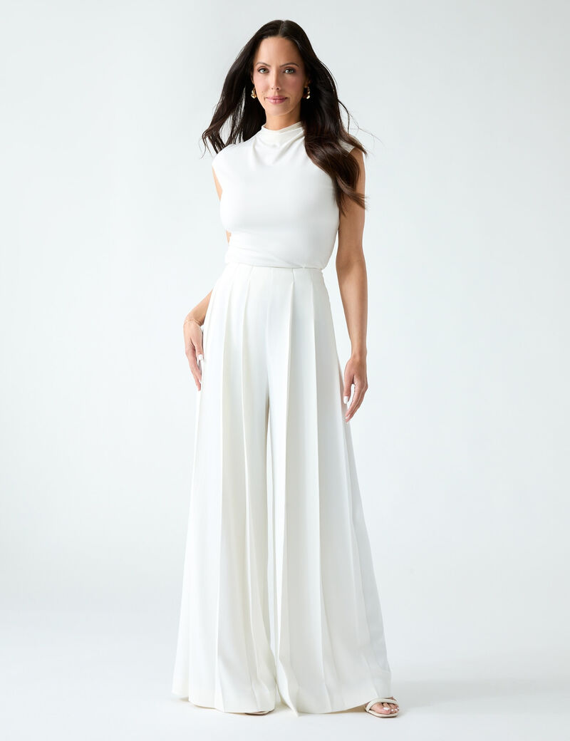 Sleeveless solid top