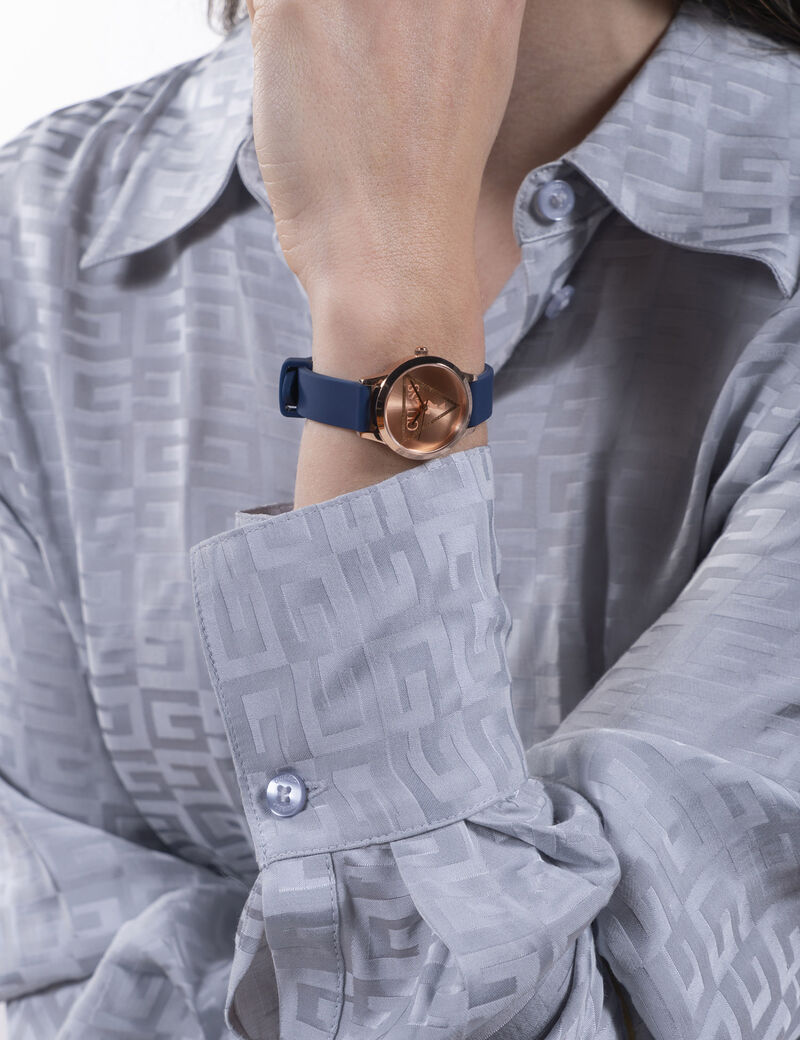Logo Analog Watch
