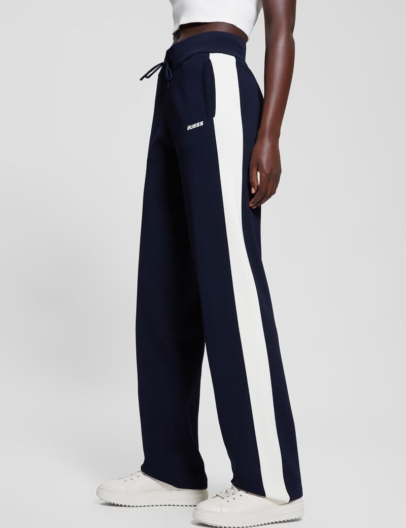 بنطال بتقنية bootcut