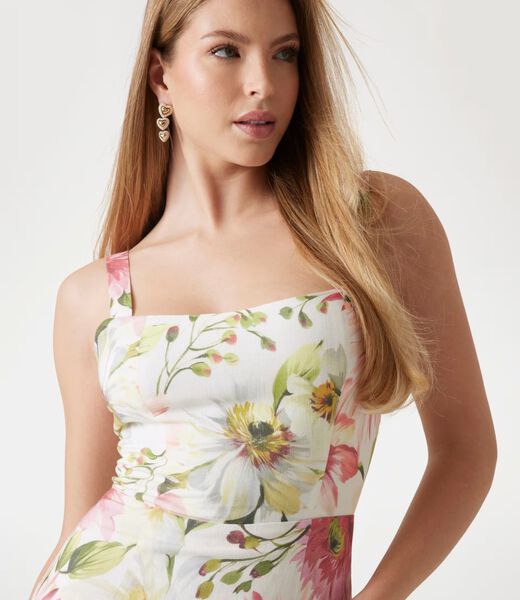 فستان طويل منفوش