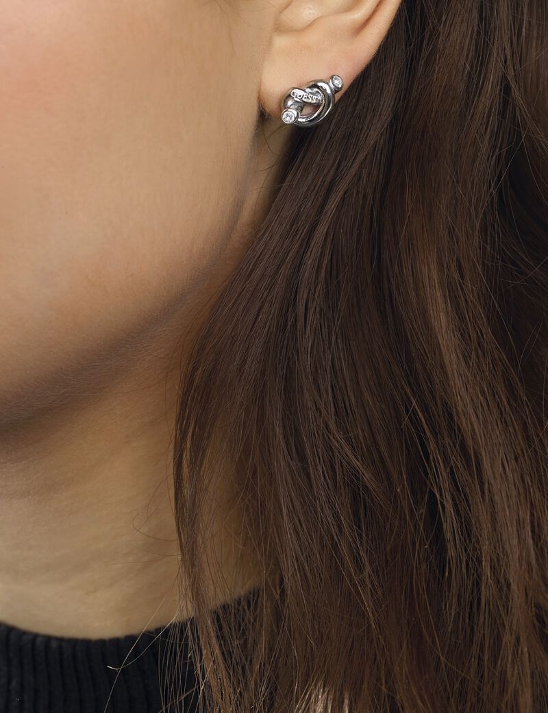 أقراط دبوسية باللون الفضي