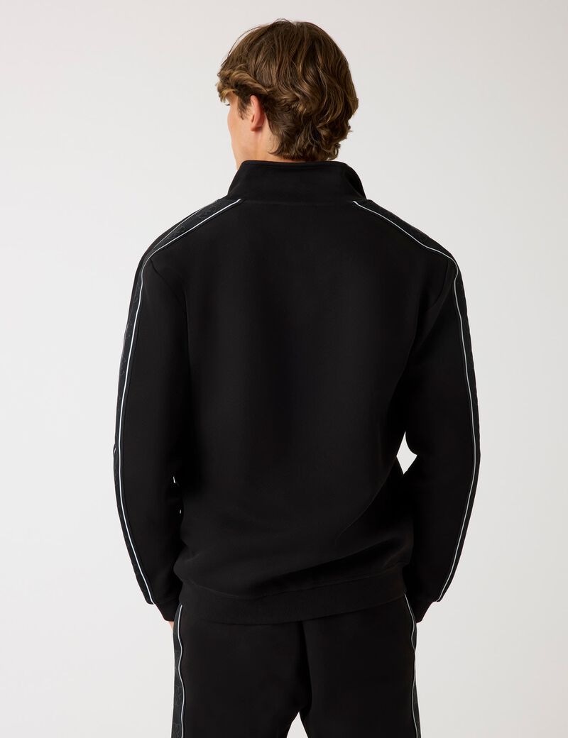 سويت شيرت بشعار جانبي