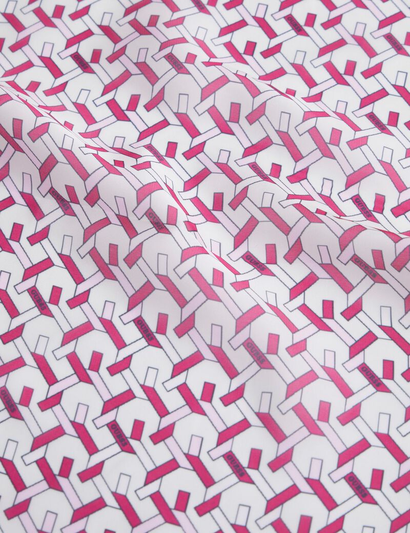 Isabella G chain logo foulard