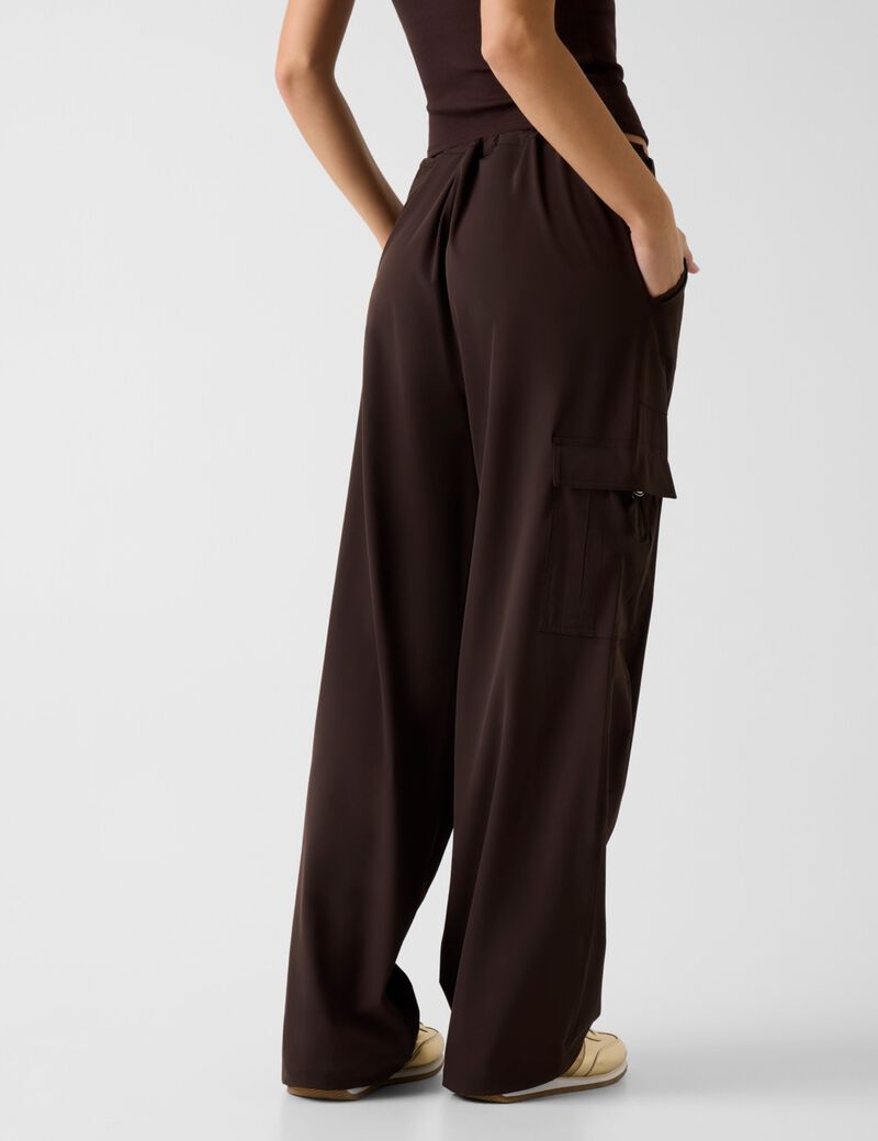 Wide leg cargo pants