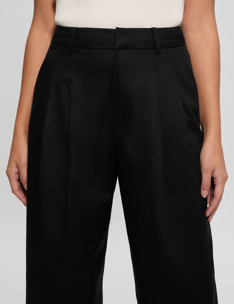 بنطلون واسع الساق من قماش التويل