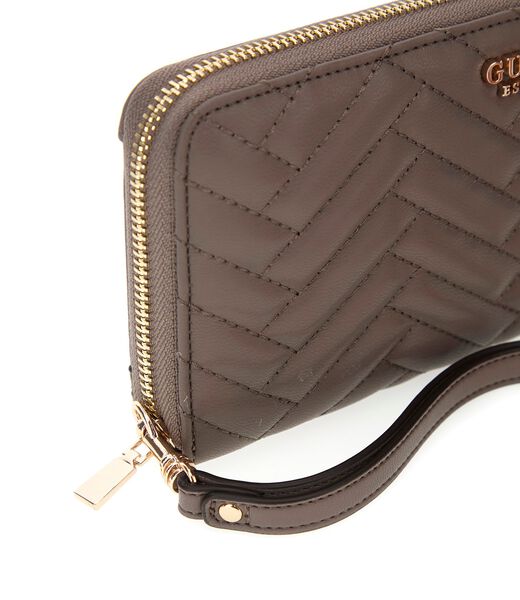 Anning large zip around