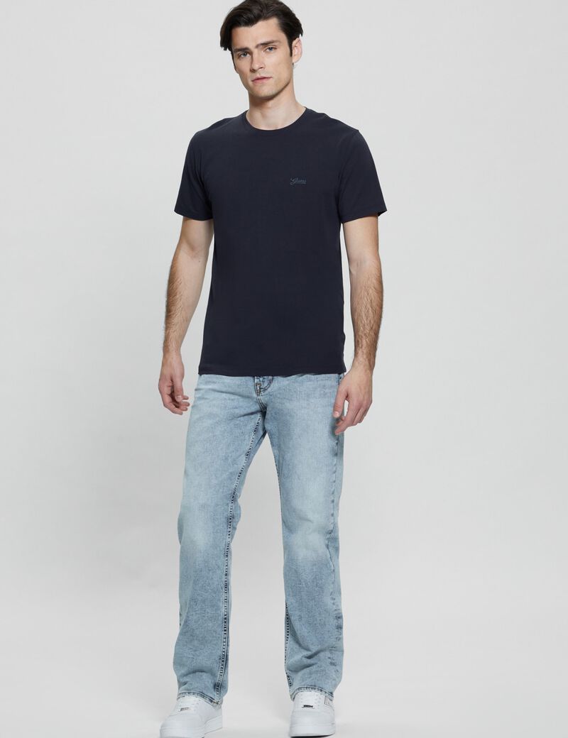 تي شيرت مطرز بالشعار