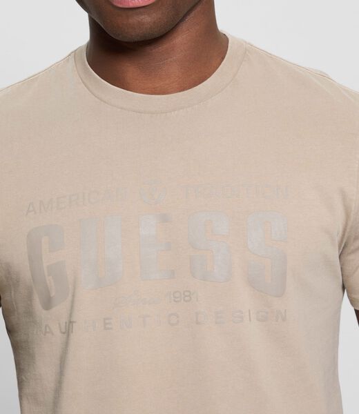 Front logo T-shirt