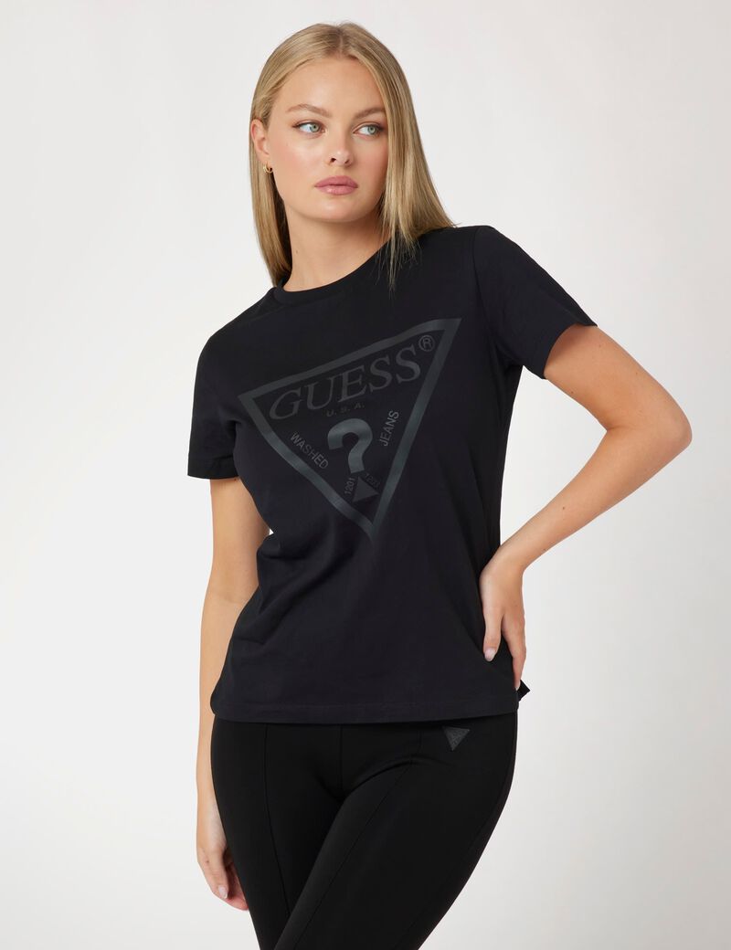 Front logo t-shirt