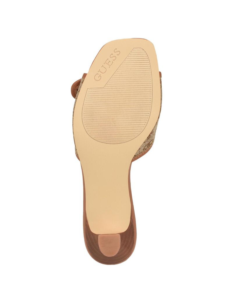 Dista Buckled Logo Kitten Heels