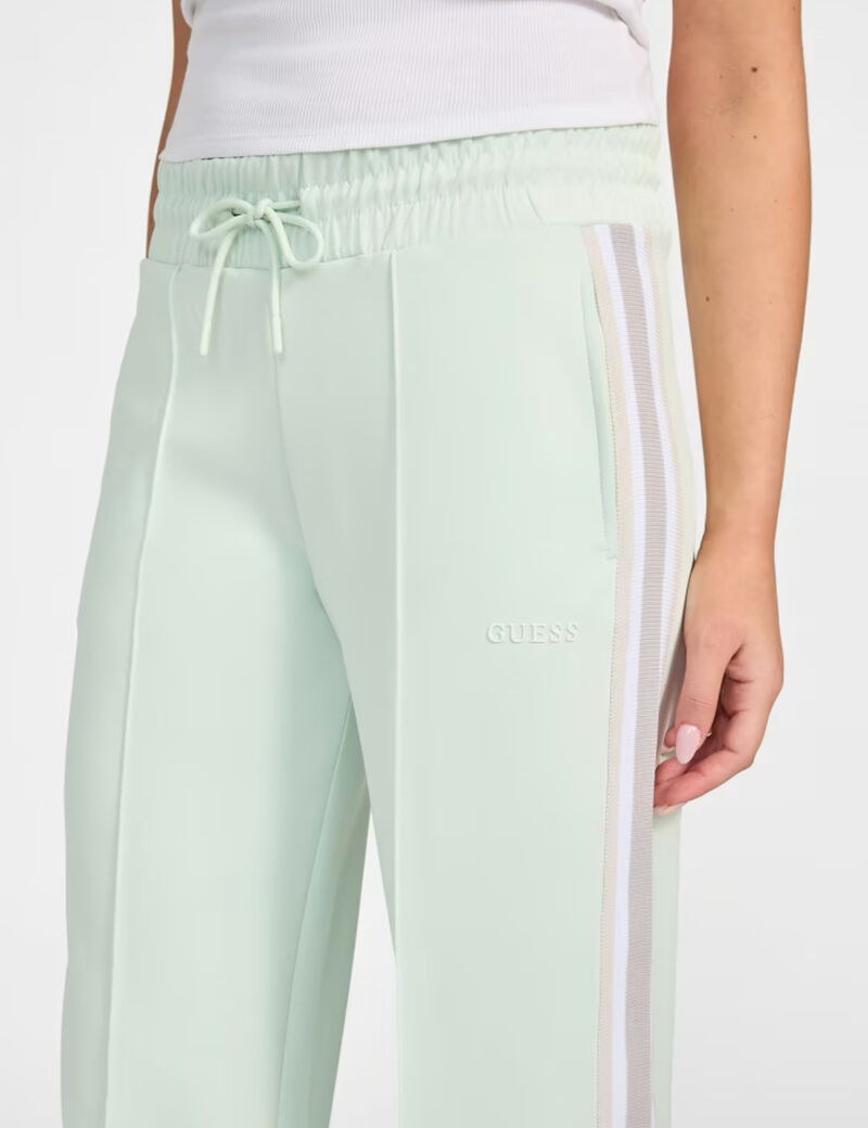 بنطال رياضي واسع الساق