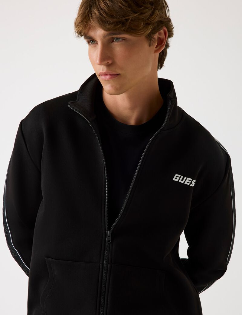 سويت شيرت بشعار جانبي