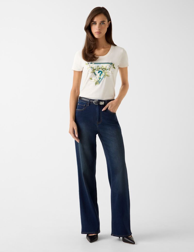 guess triangle logo t shirt