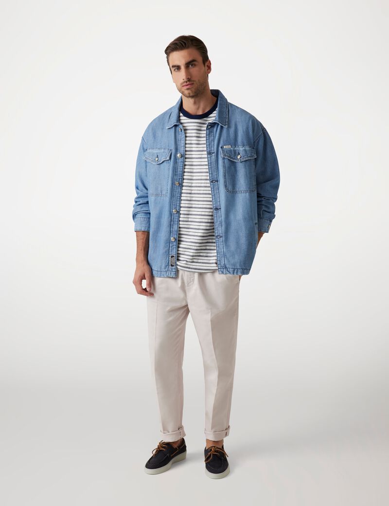 تي شيرت مخطط