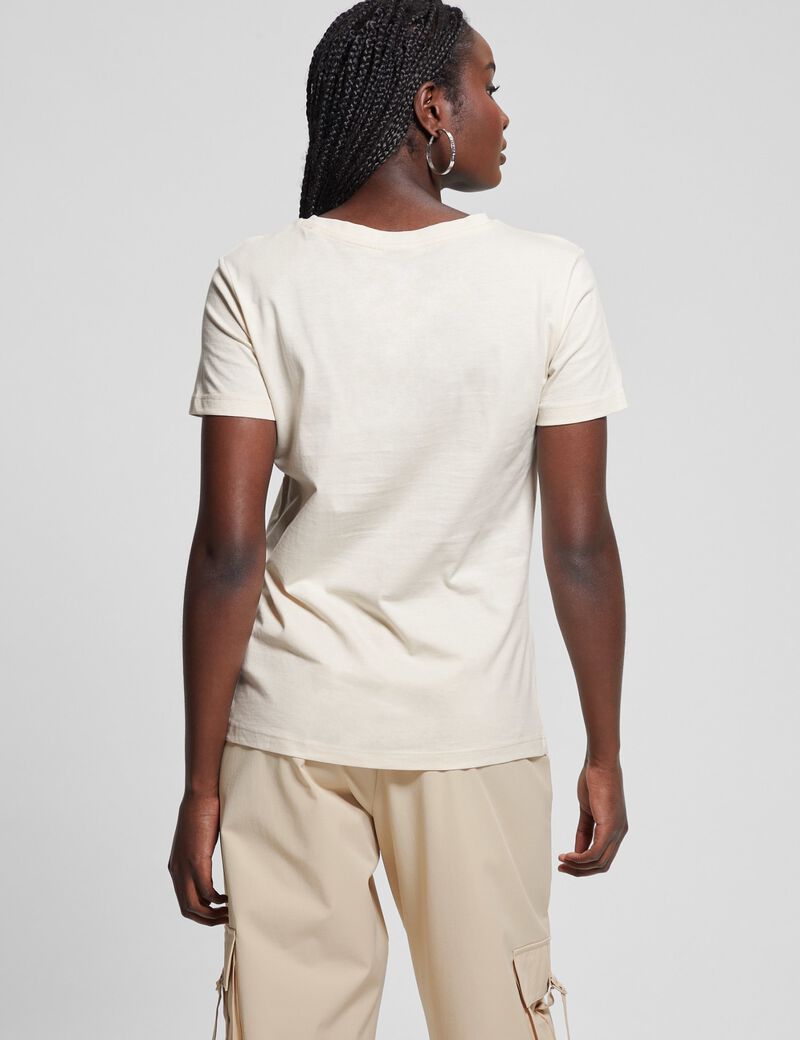 Front logo t-shirt