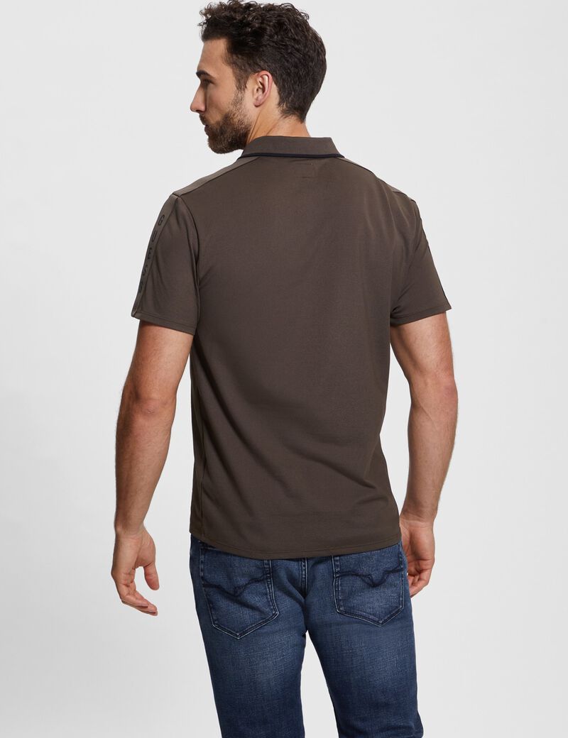 قميص بولو ذو قصة عادية