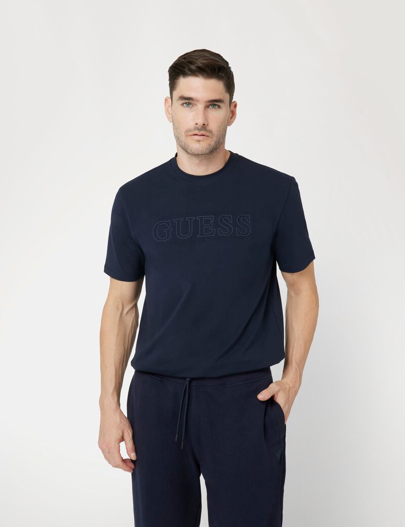 Front logo t-shirt
