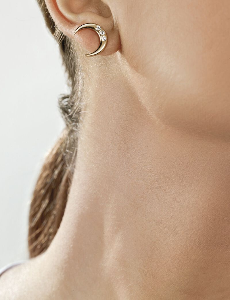 أقراط دبوسية باللون الذهبي بتصميم على شكل نصف هلال ونجمة