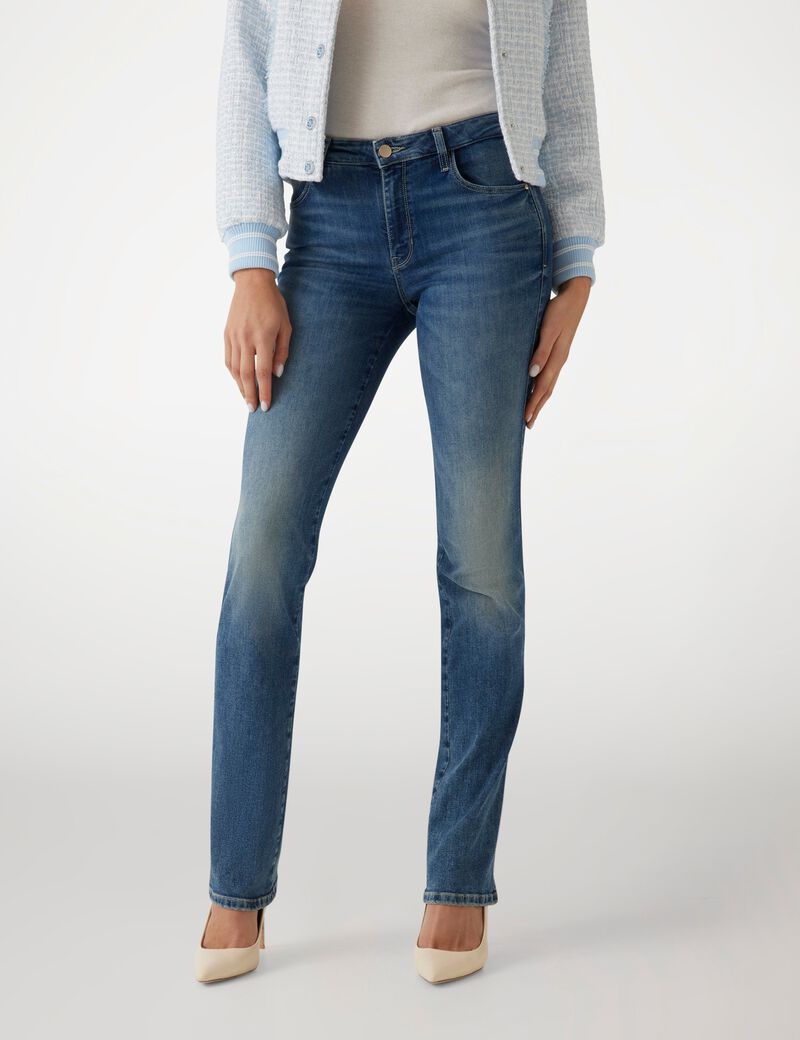 بنطال جينز مستقيم مثير