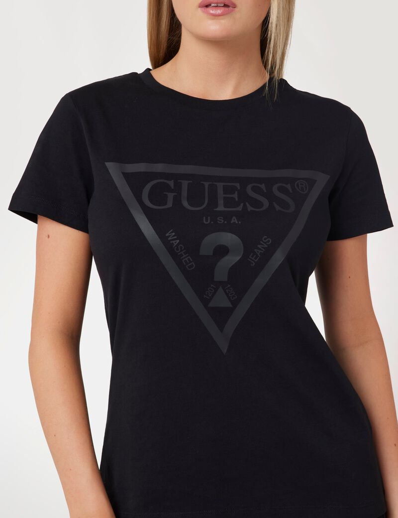 Front logo t-shirt