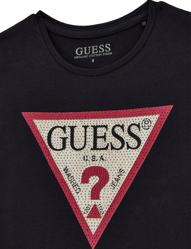 تي شيرت بشعار مثلث